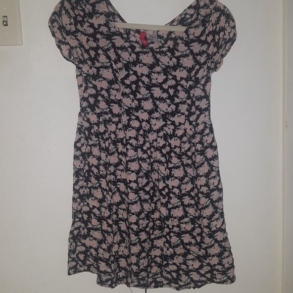 H&M Dresses & Skirts - ASO Lydian Martin Teen Wolf H&M Crinkled Dress